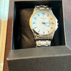 Men's Classic Quartz Watch With Easy to Read Dial